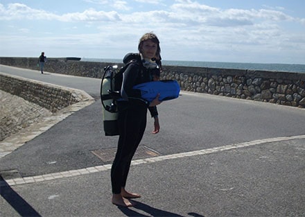 photo d'Anne Taillandier sortant de plongée